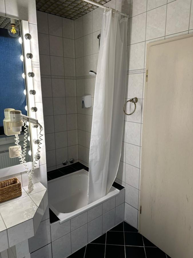 Hotel "Dream In" Heiligenhaus Dış mekan fotoğraf